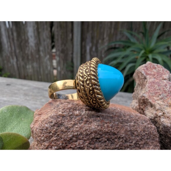 Vintage Turquoise Blue Dome Ring: Adjustable Ring size 6 thru 7 - Picture 3 of 10